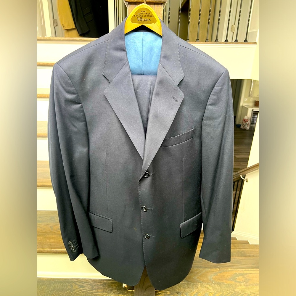 Men’s navy suit